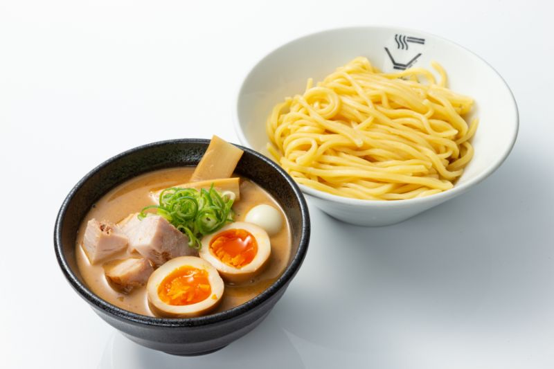 濃厚豚骨魚介系つけ麺 (半熟玉子入り) 濃厚豚骨魚介系つけ麺 (半熟玉子入り)